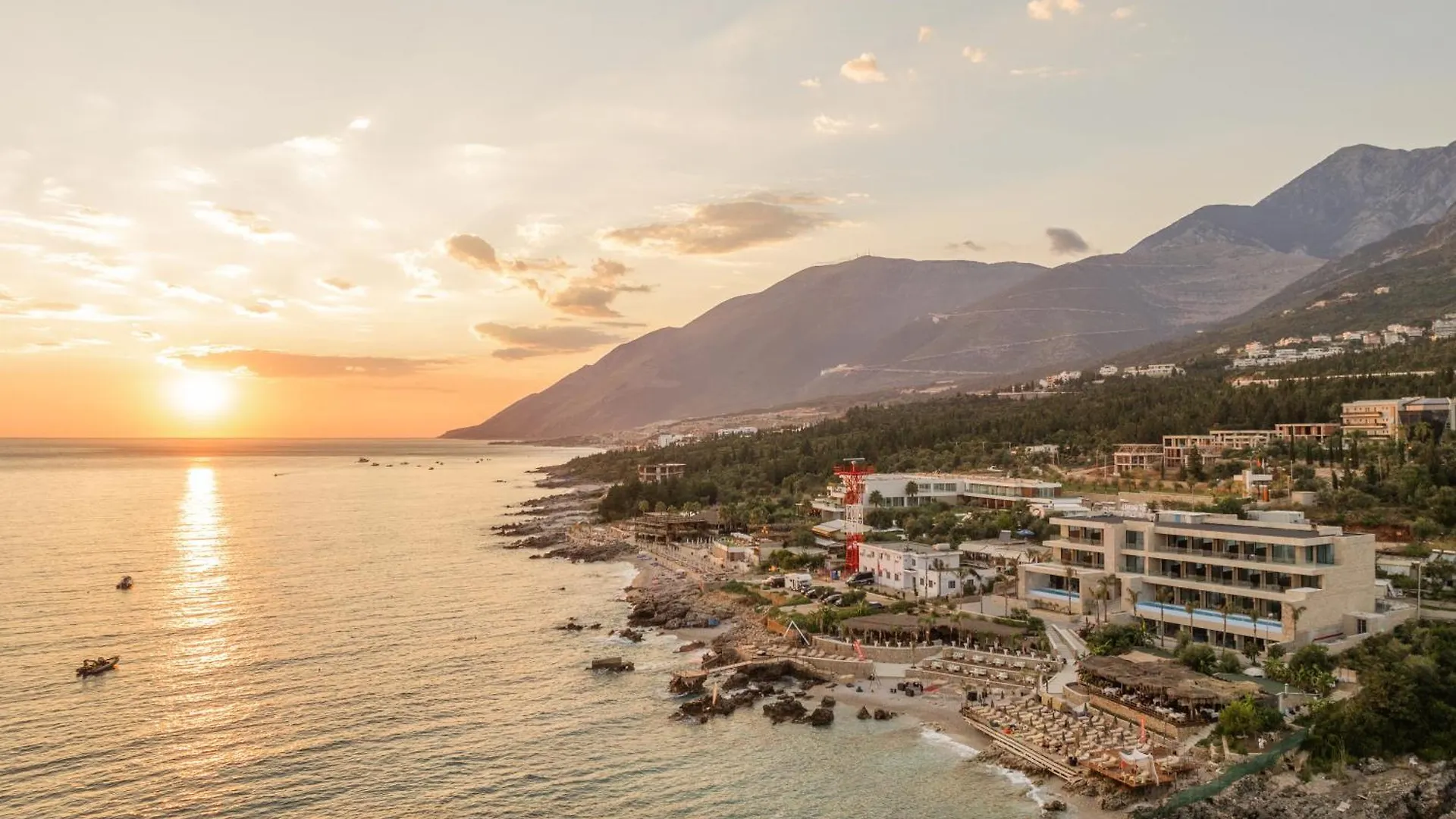 Beyond A Luxury Boutique Hotel Dhërmi 0*,  Albanien